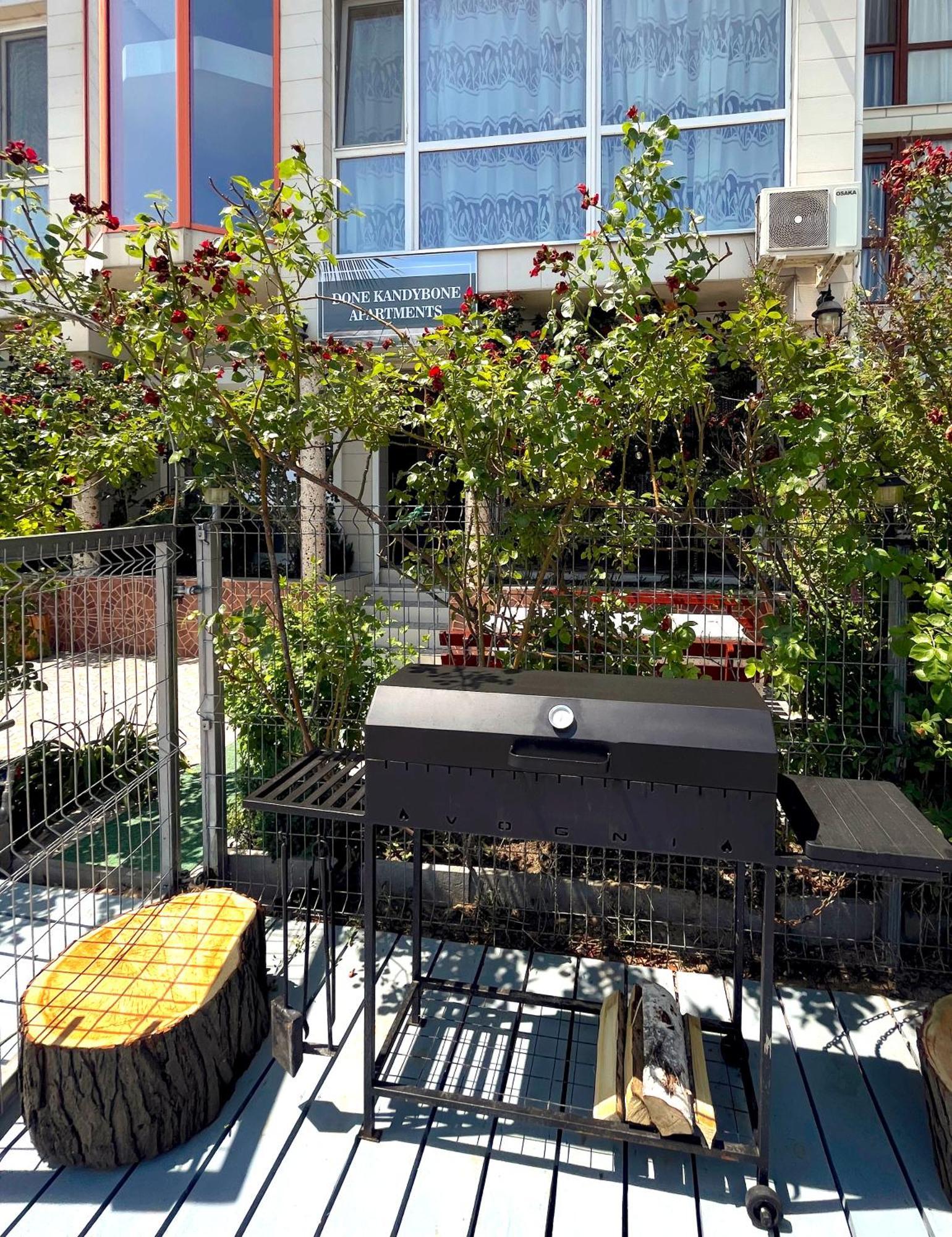 Done Kandybone Apartments Burlach'ya Balka Buitenkant foto